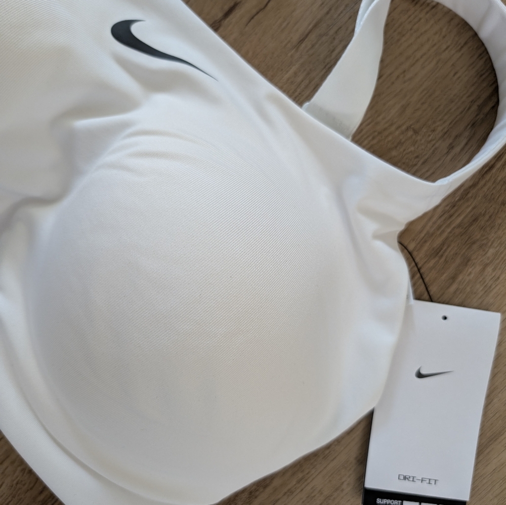 Nike Sports Bra SKU2024 - Picture 2 of 4